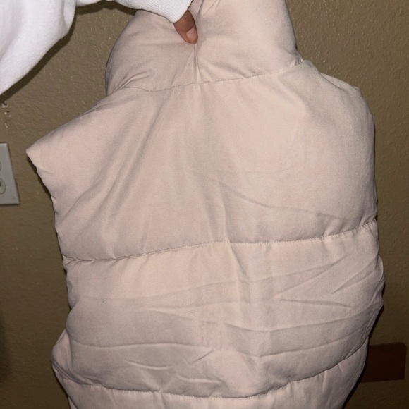 White Puffer Vest - Picture 3 of 5
